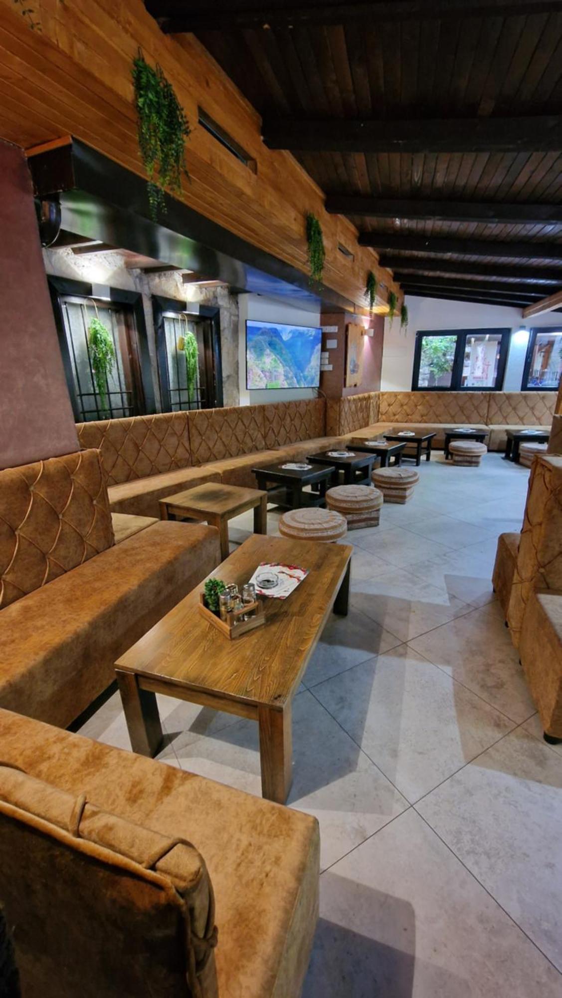 Pansion Oscar Summer Garden Μόσταρ Εξωτερικό φωτογραφία