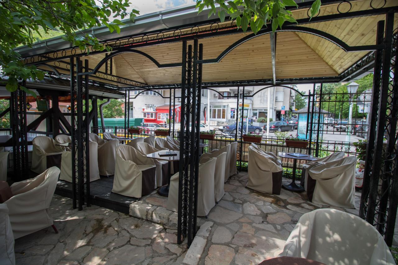 Pansion Oscar Summer Garden Μόσταρ Εξωτερικό φωτογραφία