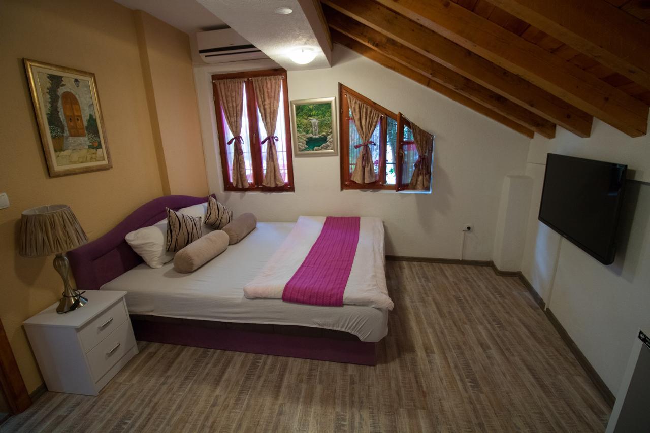 Pansion Oscar Summer Garden Μόσταρ Εξωτερικό φωτογραφία